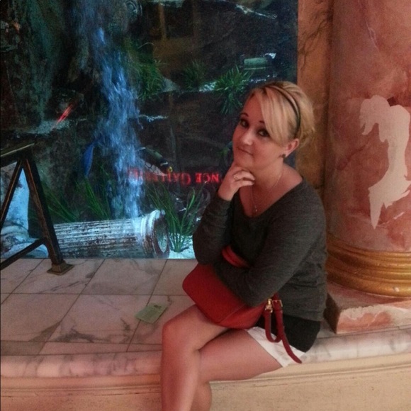 Meet your Posher, Ashley - Picture 1 of 1